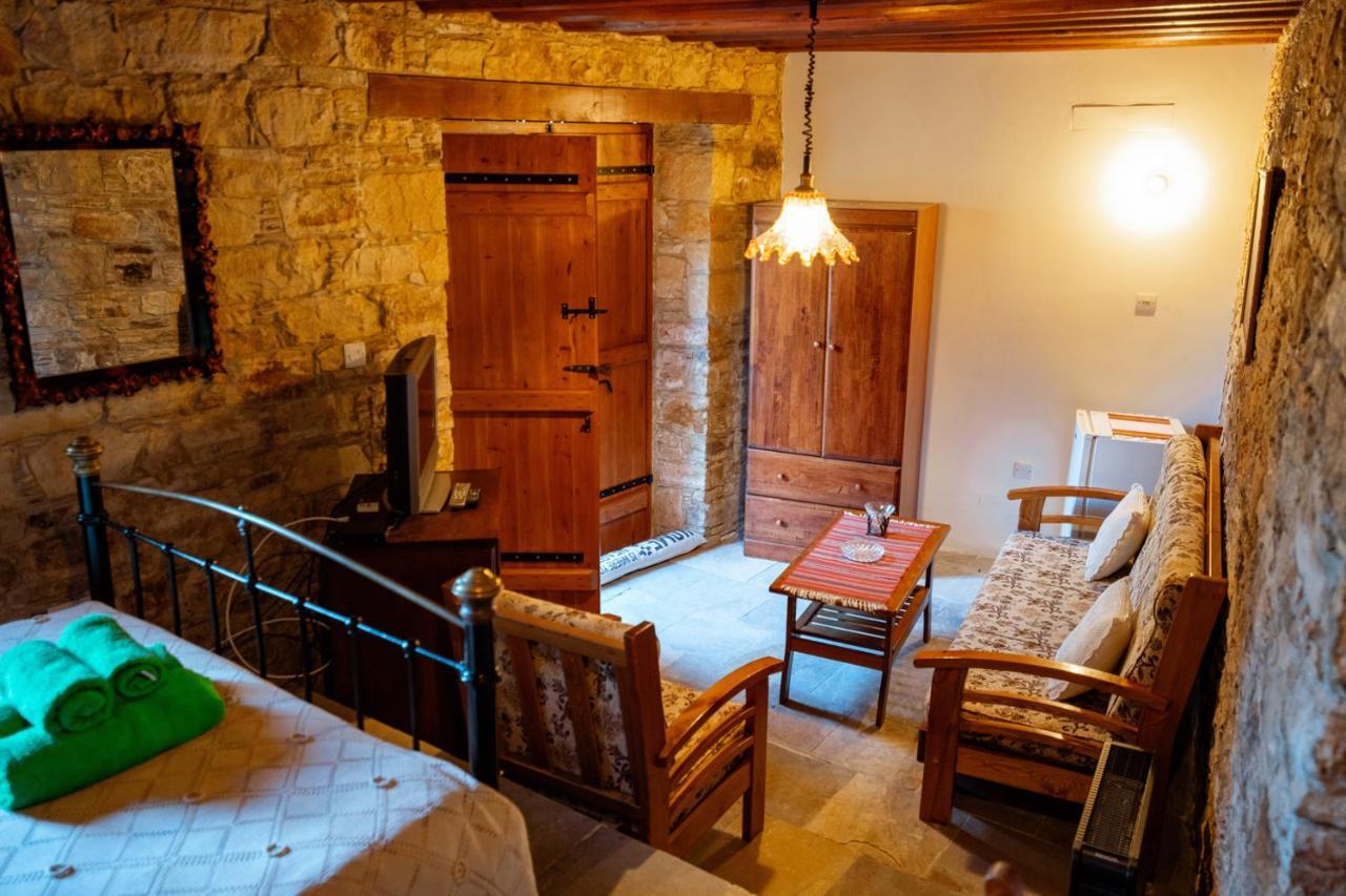 Constantias Stone Houses Lofou Dış mekan fotoğraf