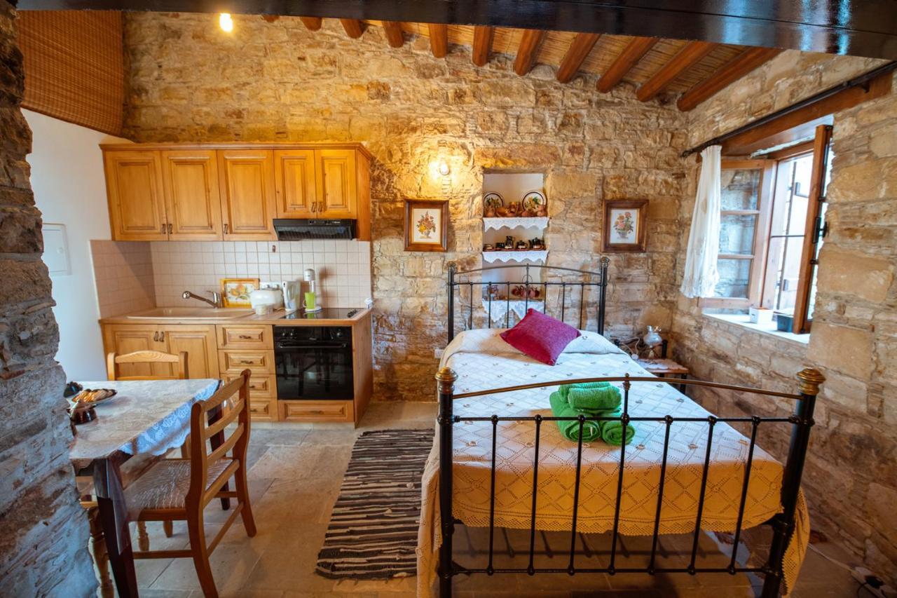 Constantias Stone Houses Lofou Dış mekan fotoğraf