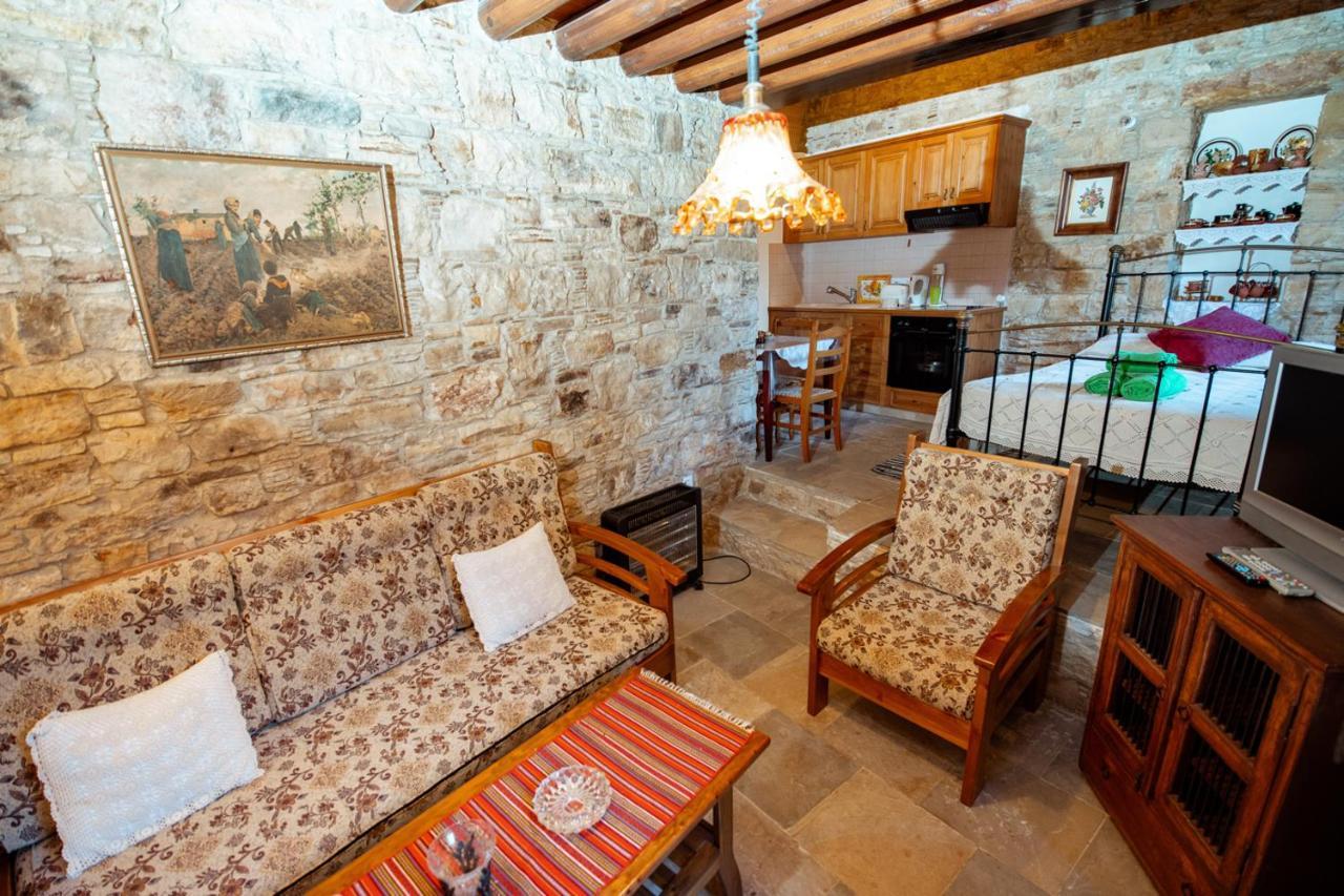 Constantias Stone Houses Lofou Dış mekan fotoğraf